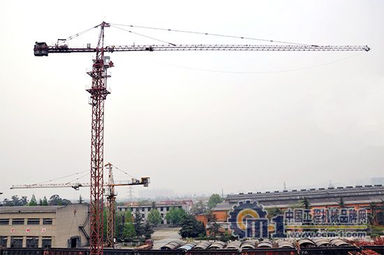 SCM C6010塔機(jī)立塔現(xiàn)場